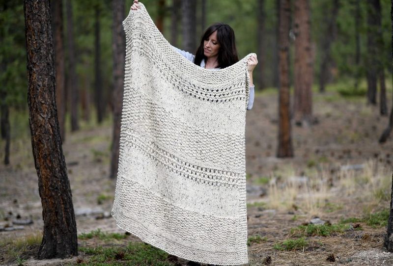 Fall Cuddler Chunky Blanket free crochet pattern by Jessica