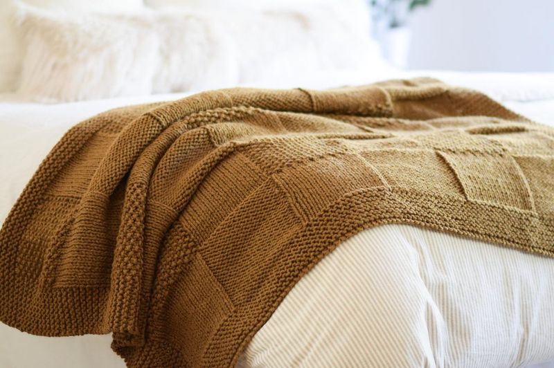 Knit Squares Blanket Seamless Quilt free crochet pattern by Jessica