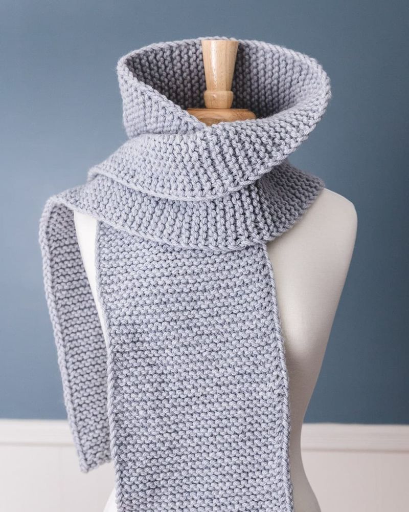 How to Knit a Scarf for Beginners (Garter Stitch Scarf) free crochet pattern by Sarah Stearns