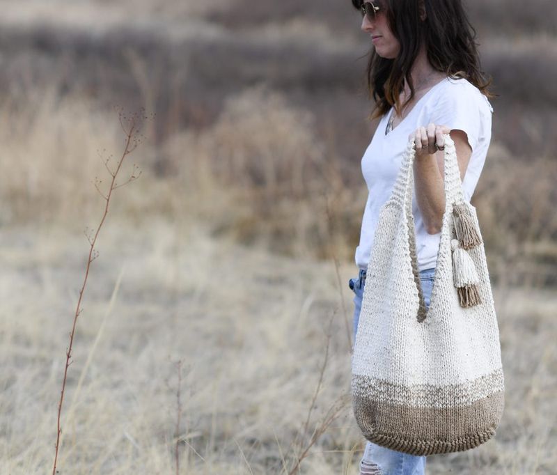 Mohave Slouchy Tote Bag free crochet pattern by Mama in a Stitch