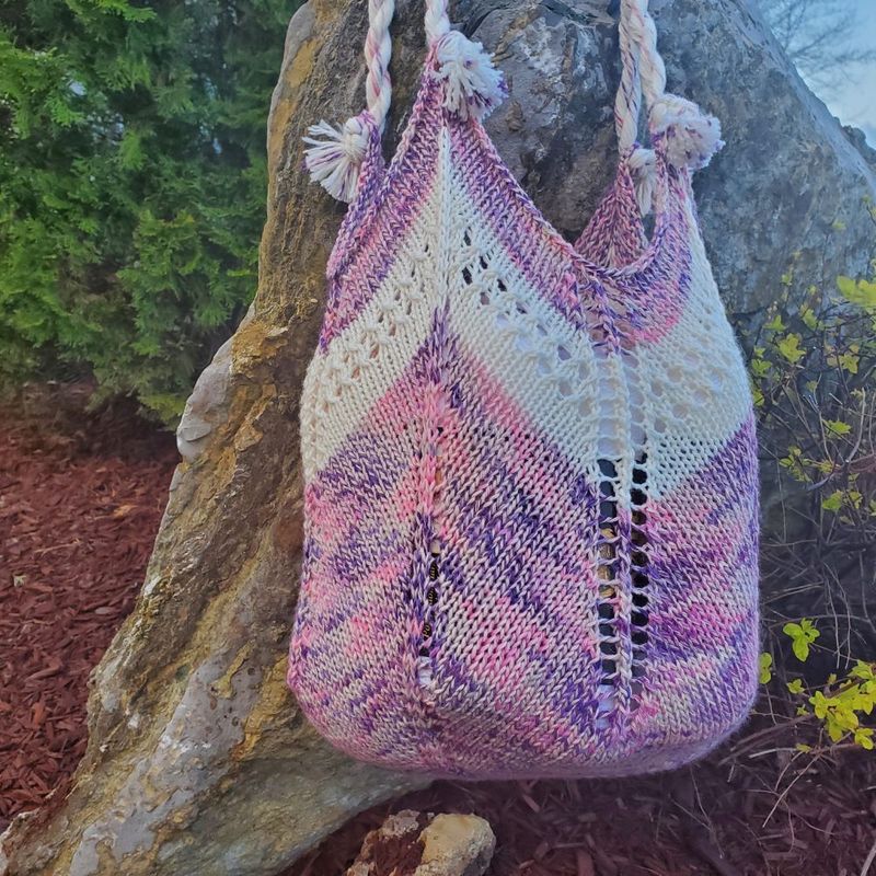 Blair Bag free crochet pattern by Yarnique