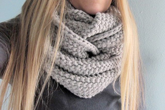 GAP-tastic Cowl free crochet pattern by Jen Geigley