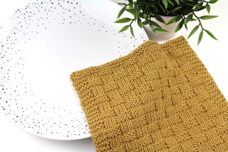 Midwest Dishcloth free crochet pattern by Truly Crochet