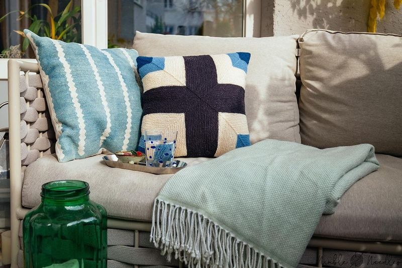 Mitered Square Pillow free crochet pattern by Norman