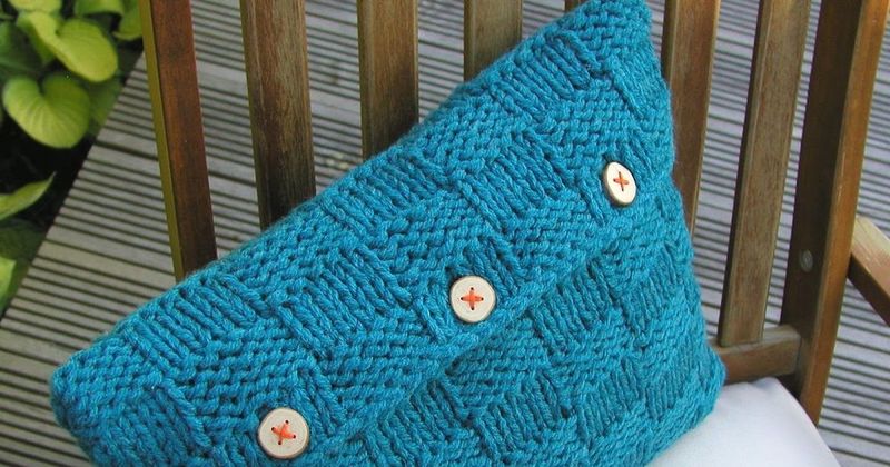 Checkerboard Cushion Cover free crochet pattern by Julia Marsh
