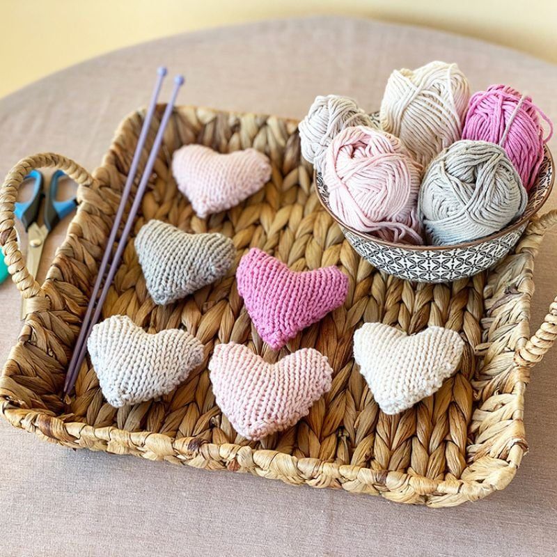 Small Knitted Heart free crochet pattern by Handy Little Me