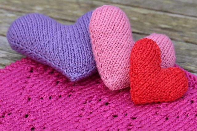Stuffed Hearts free crochet pattern by The Yarn Genie