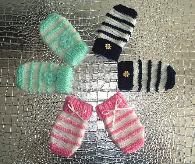 Easy Knit Baby Mittens free crochet pattern by Marianna Mel