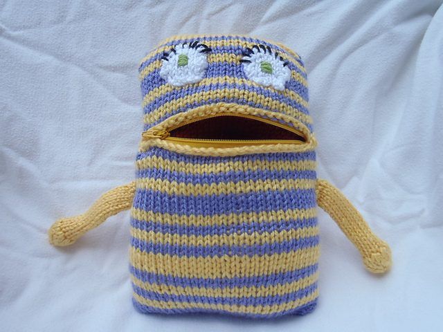 Petunia the Zipper Monster free crochet pattern by Stana D. Sortor